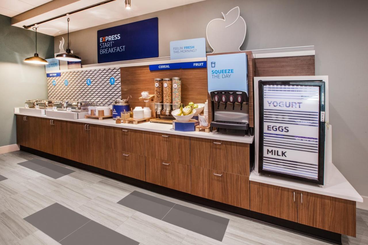 Holiday Inn Express Somerset By Ihg Екстер'єр фото